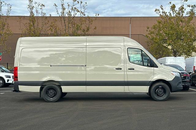 new 2025 Mercedes-Benz Sprinter 2500 car, priced at $70,122