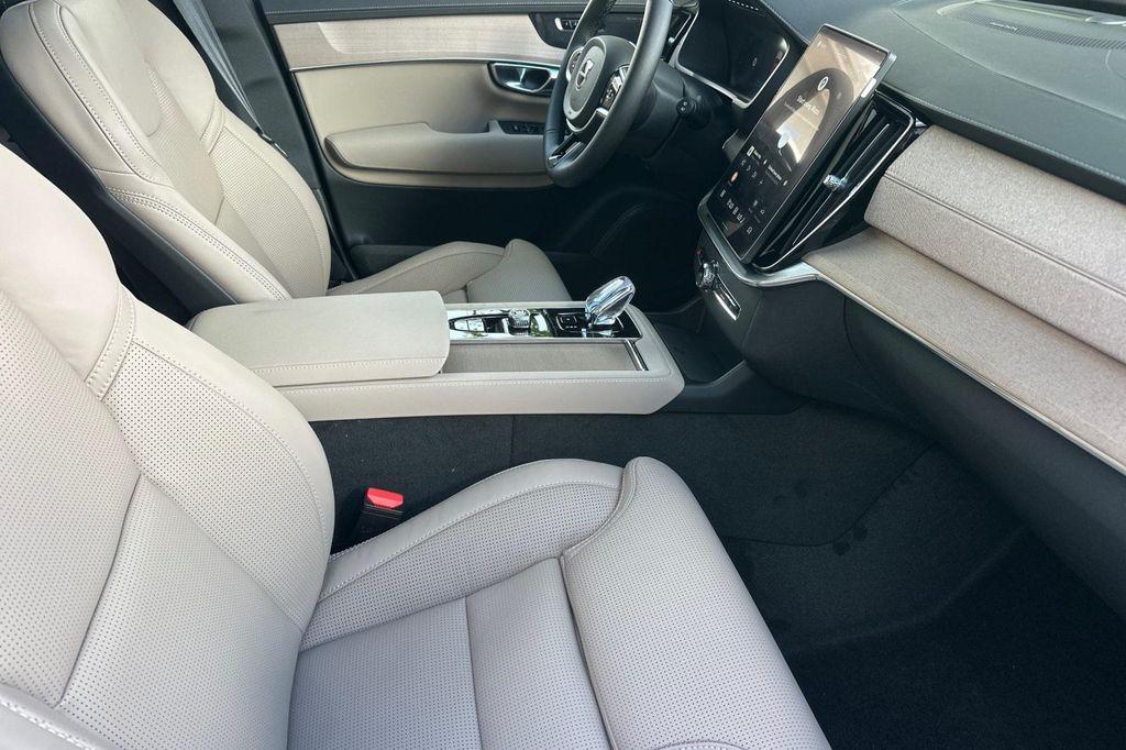 new 2026 Volvo XC90 car, priced at $76,455