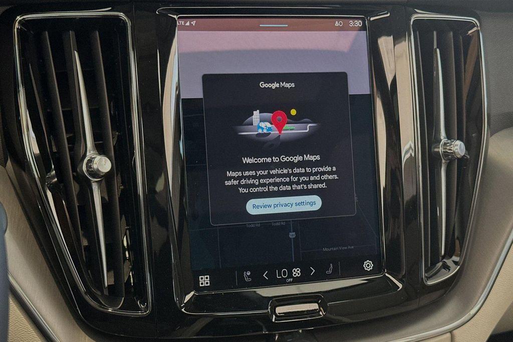 new 2025 Volvo XC60 car, priced at $38,275