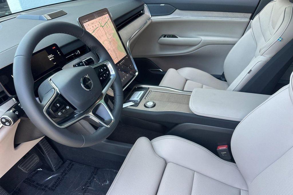 new 2025 Volvo EX90 car, priced at $86,490
