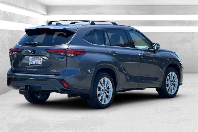 used 2022 Toyota Highlander Hybrid car, priced at $47,265
