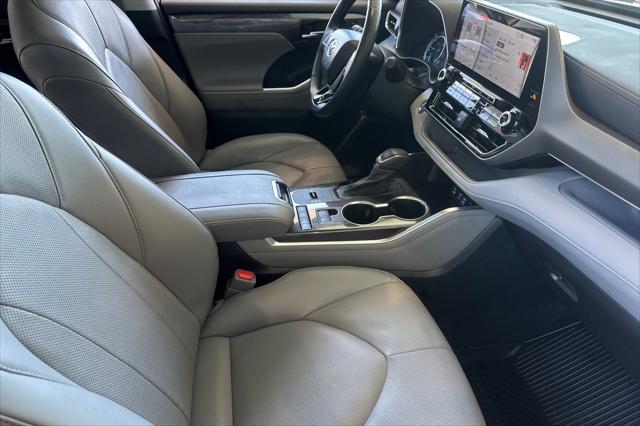 used 2022 Toyota Highlander Hybrid car, priced at $47,265