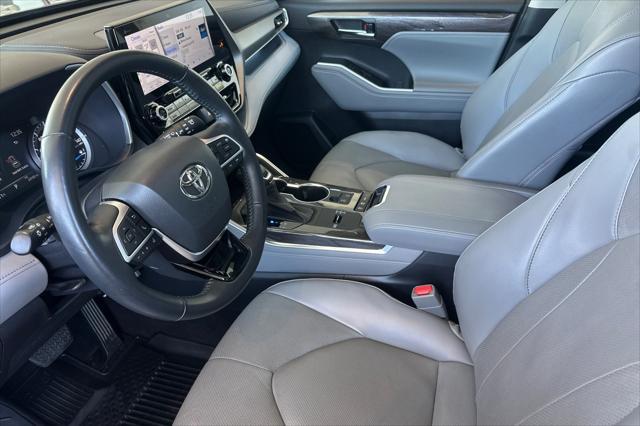 used 2022 Toyota Highlander Hybrid car, priced at $47,265