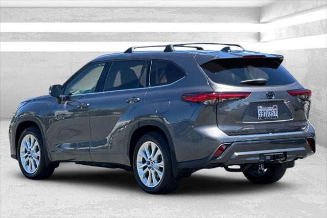 used 2022 Toyota Highlander Hybrid car, priced at $47,265