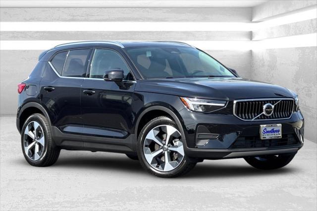 new 2025 Volvo XC40 car, priced at $46,015