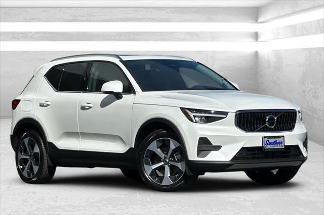 new 2025 Volvo XC40 car, priced at $46,035