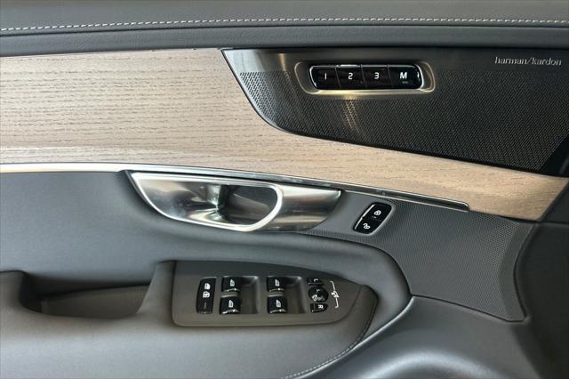 new 2025 Volvo XC90 car, priced at $69,155