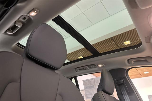 new 2025 Volvo XC90 car, priced at $69,155
