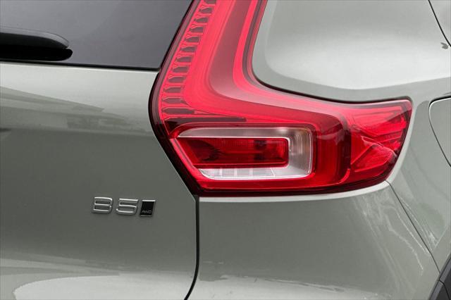 new 2025 Volvo XC40 car, priced at $52,015