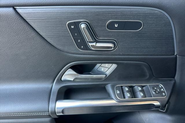 new 2025 Mercedes-Benz GLB 250 car, priced at $50,775