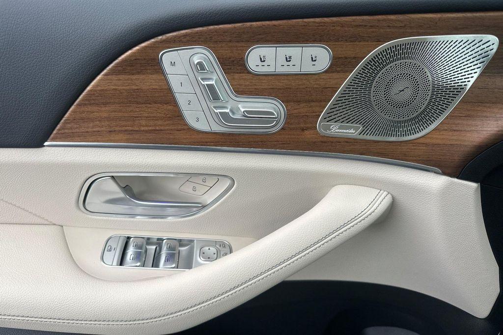 new 2026 Mercedes-Benz GLS 450 car, priced at $92,295