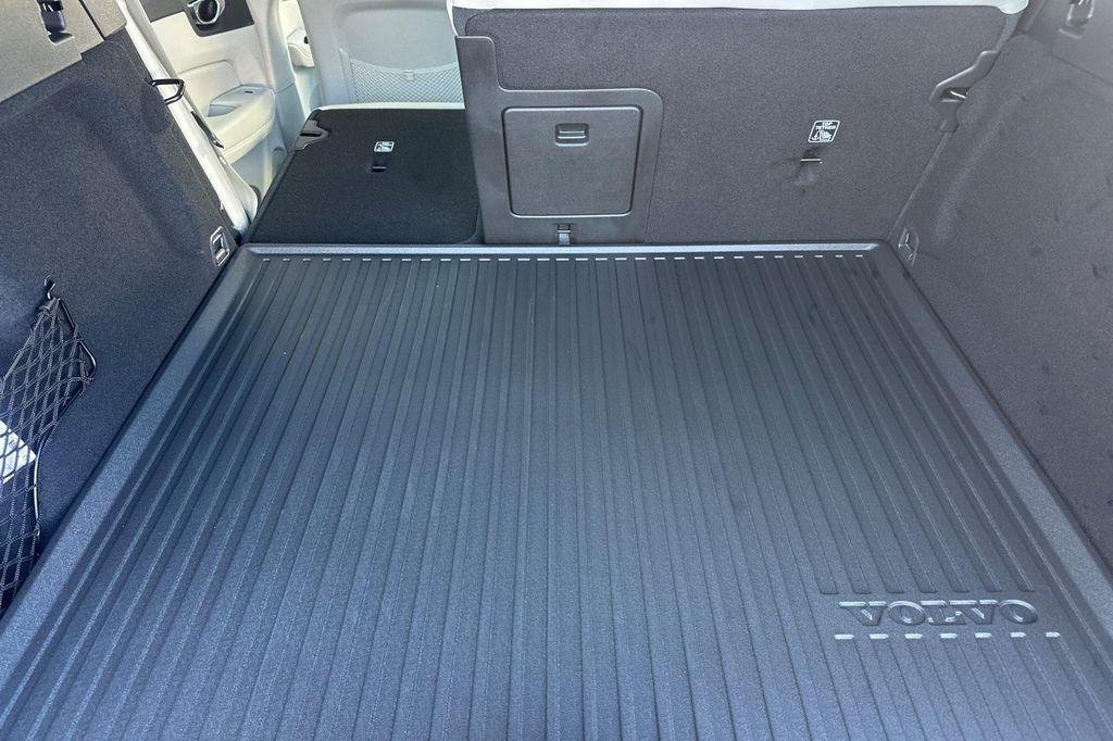 new 2026 Volvo XC60 car, priced at $63,935