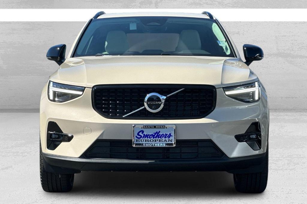 new 2025 Volvo XC40 car, priced at $48,900