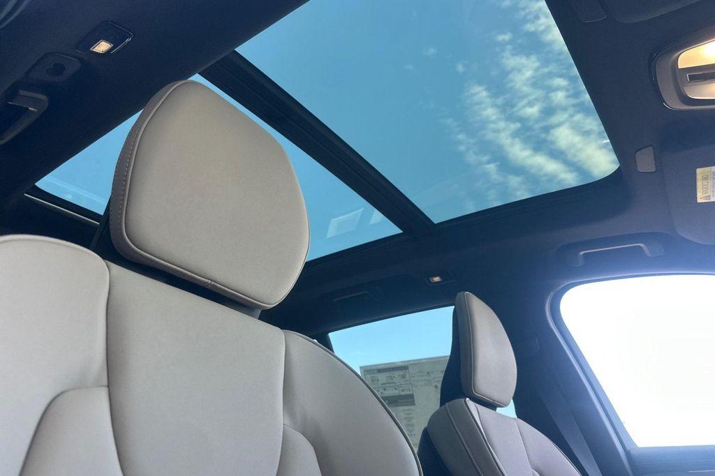 new 2025 Volvo XC90 Plug-In Hybrid car, priced at $75,095