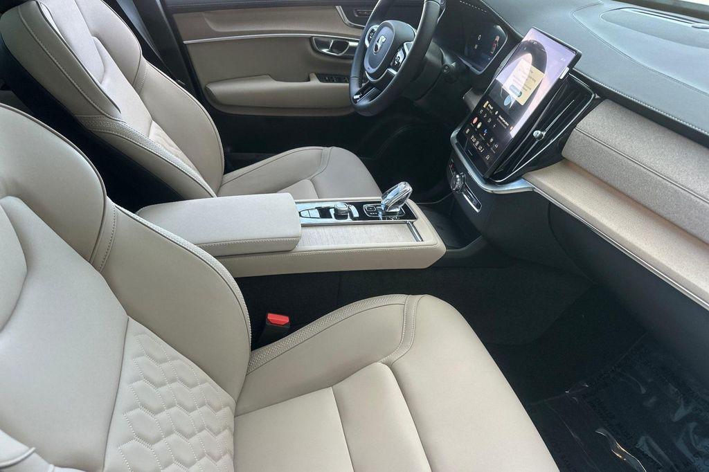 new 2025 Volvo XC90 Plug-In Hybrid car, priced at $75,095