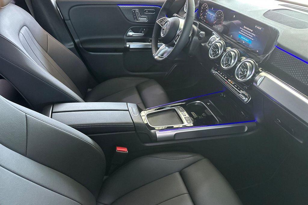 new 2025 Mercedes-Benz GLB 250 car, priced at $51,820