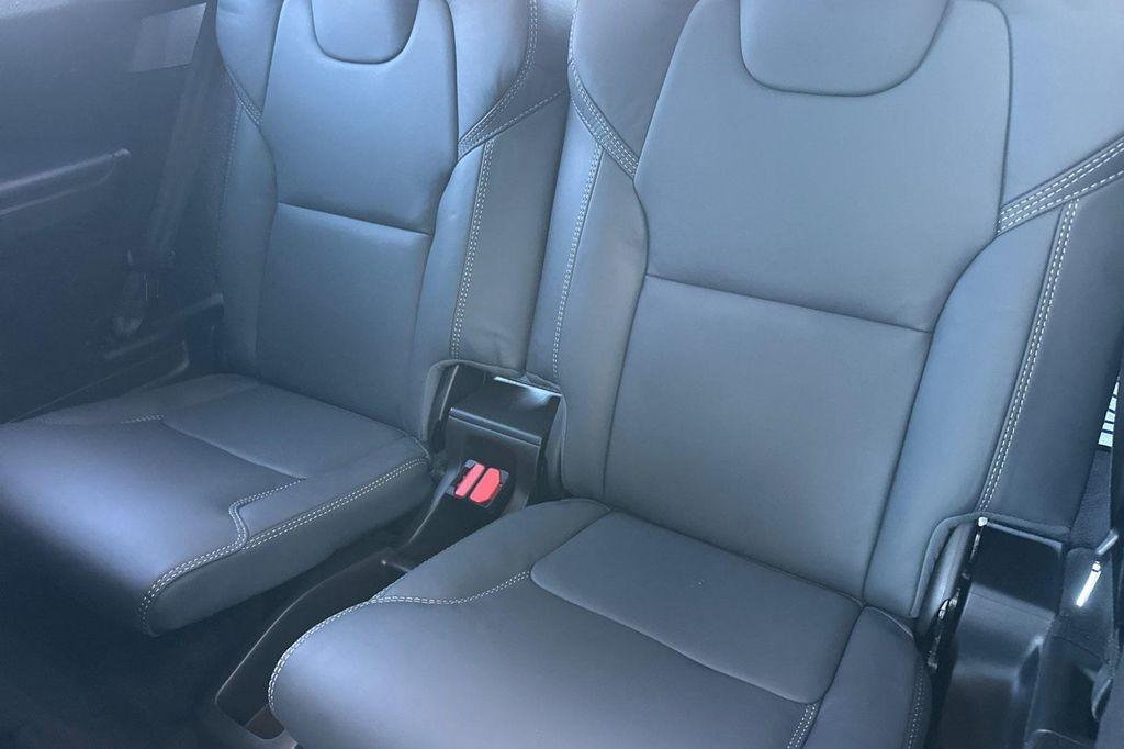 used 2022 Volvo XC90 Recharge Plug-In Hybrid car