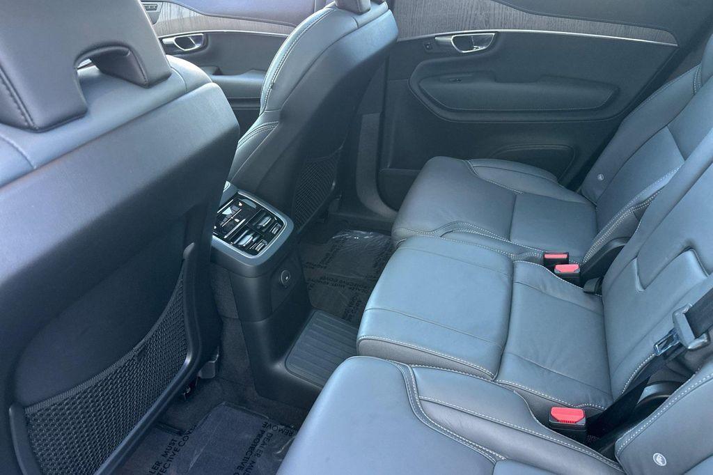 used 2022 Volvo XC90 Recharge Plug-In Hybrid car