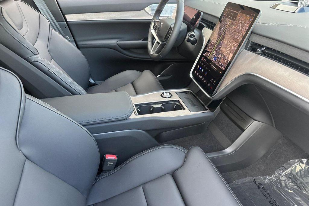 new 2025 Volvo EX90 car, priced at $93,840