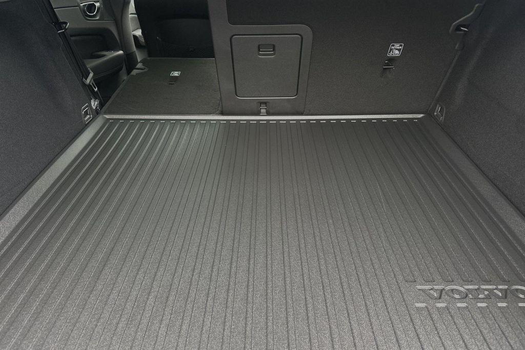 new 2025 Volvo XC60 car, priced at $43,725