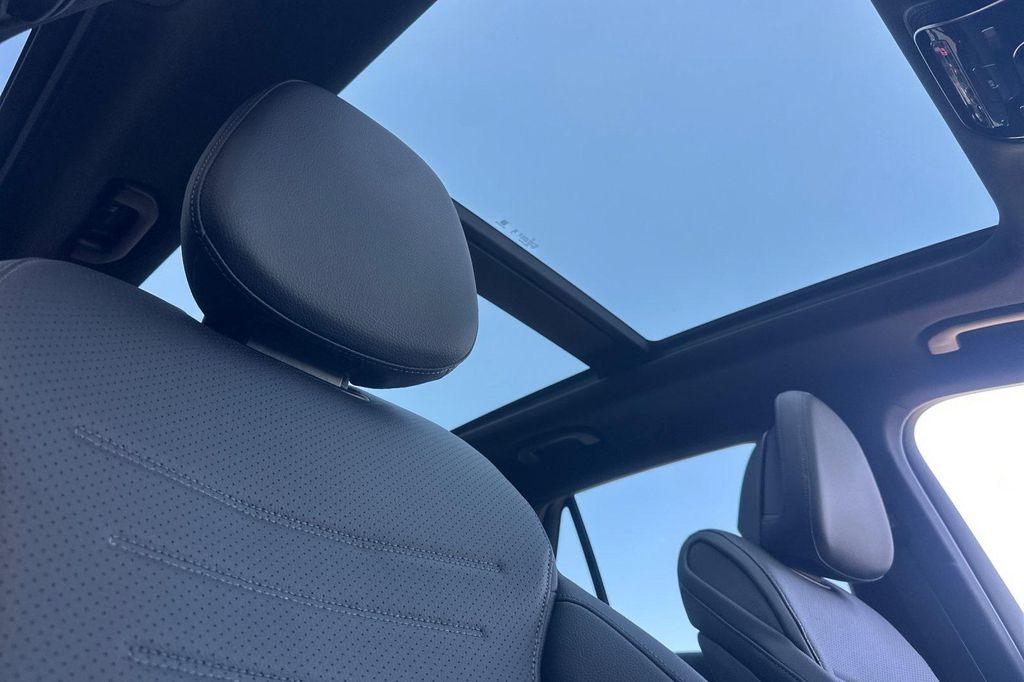new 2025 Mercedes-Benz GLC 300 car, priced at $63,980