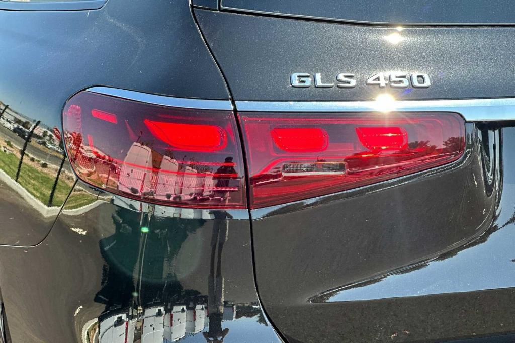 new 2024 Mercedes-Benz GLS 450 car