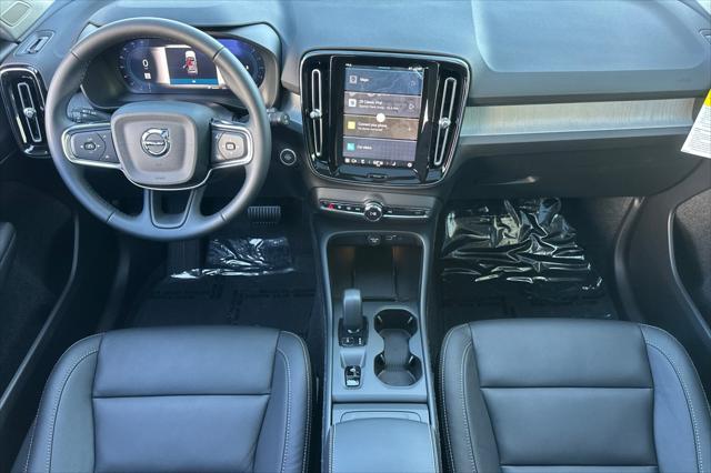 new 2025 Volvo XC40 car, priced at $46,035