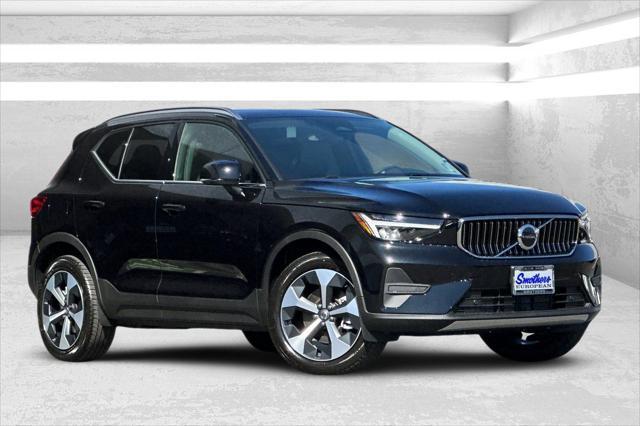 new 2025 Volvo XC40 car, priced at $46,035