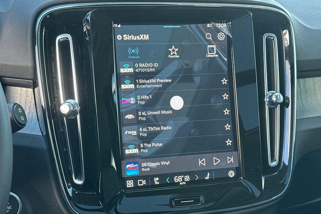 new 2025 Volvo XC40 car, priced at $44,035