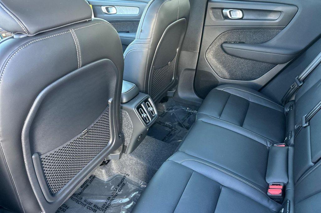 new 2025 Volvo XC40 car, priced at $44,035