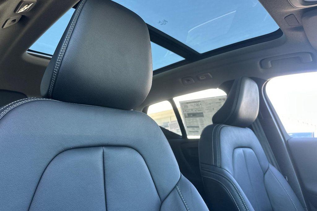 new 2025 Volvo XC40 car, priced at $44,035