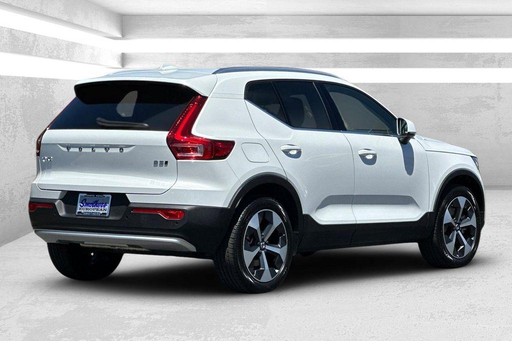 new 2025 Volvo XC40 car, priced at $46,335