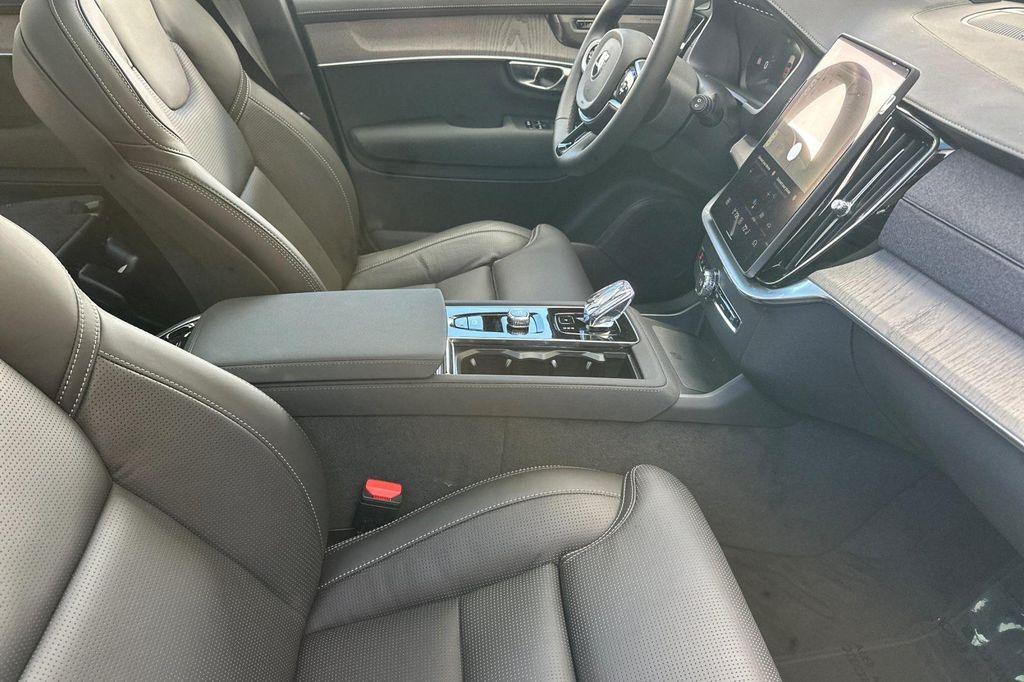 new 2026 Volvo XC90 car, priced at $76,730