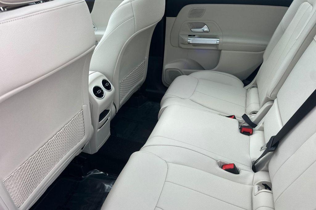 new 2026 Mercedes-Benz GLB 250 car, priced at $51,815