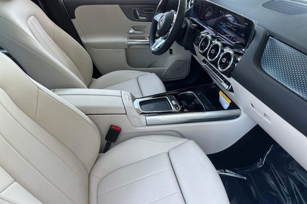 new 2026 Mercedes-Benz GLA 250 car, priced at $48,125