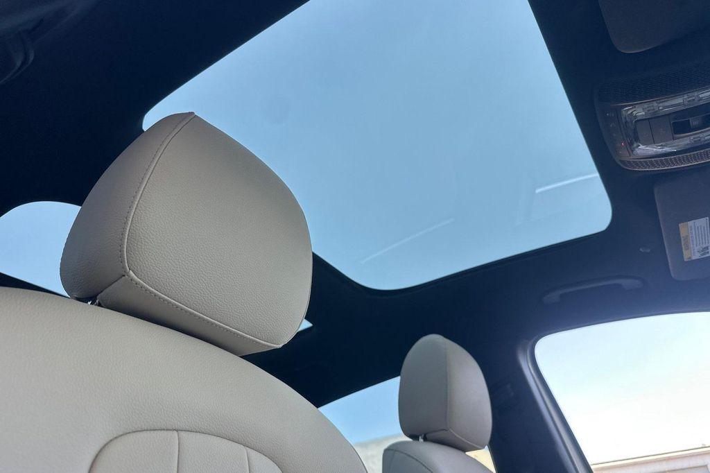 new 2026 Mercedes-Benz GLA 250 car, priced at $48,125