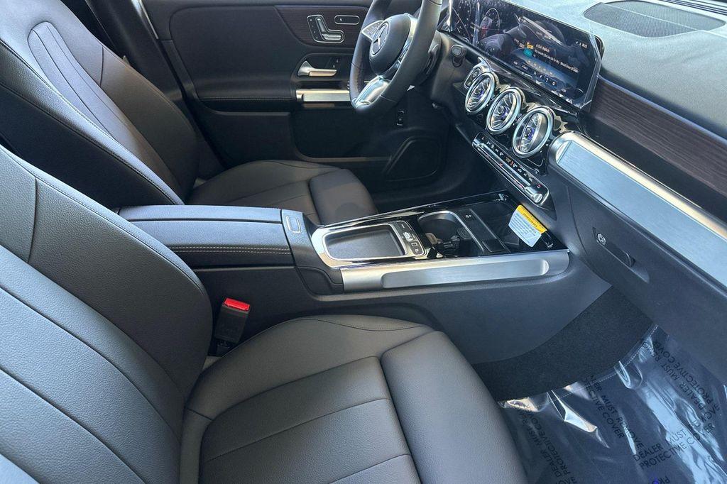 new 2025 Mercedes-Benz GLB 250 car, priced at $51,780