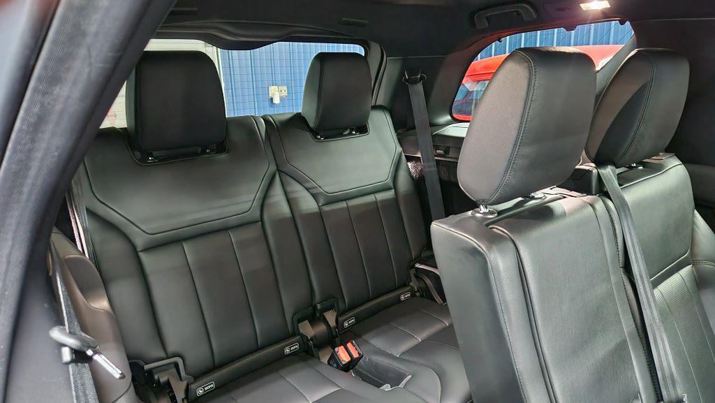 used 2018 Land Rover Discovery car, priced at $17,435