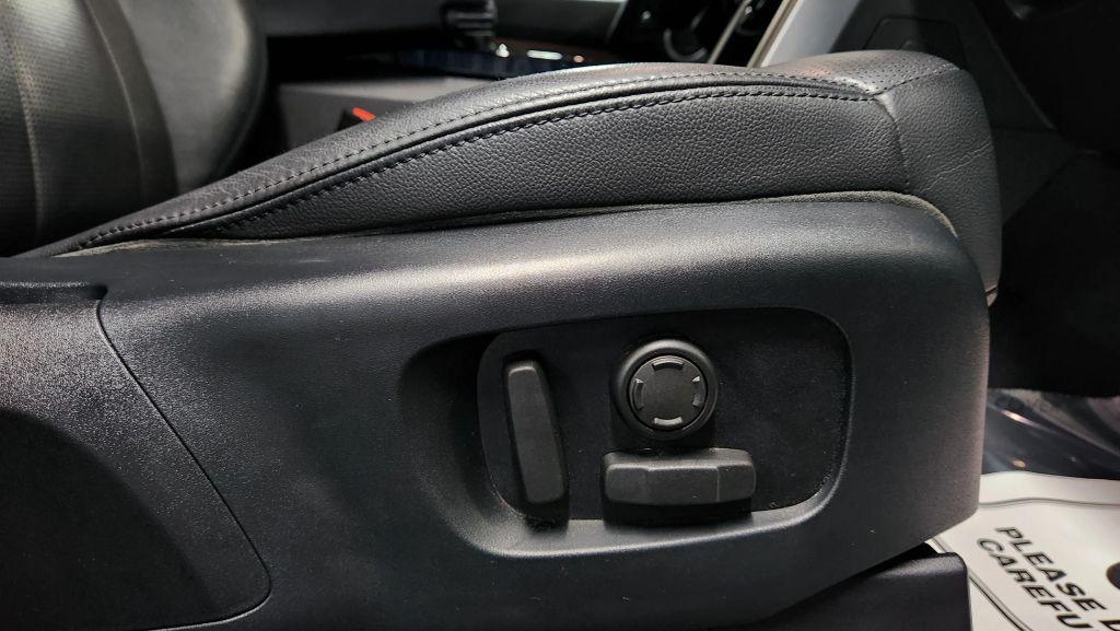 used 2018 Land Rover Discovery car, priced at $17,435