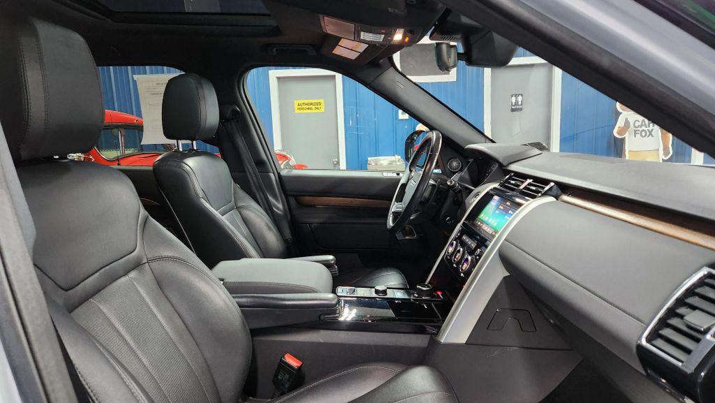used 2018 Land Rover Discovery car, priced at $17,435