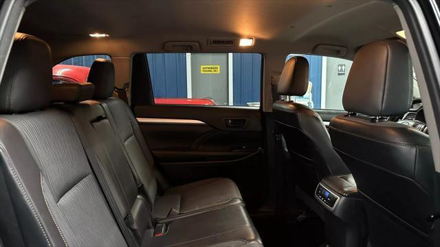 used 2015 Toyota Highlander car, priced at $12,736