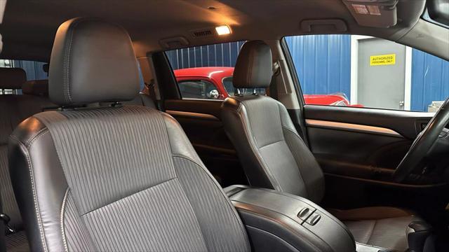 used 2015 Toyota Highlander car, priced at $12,736