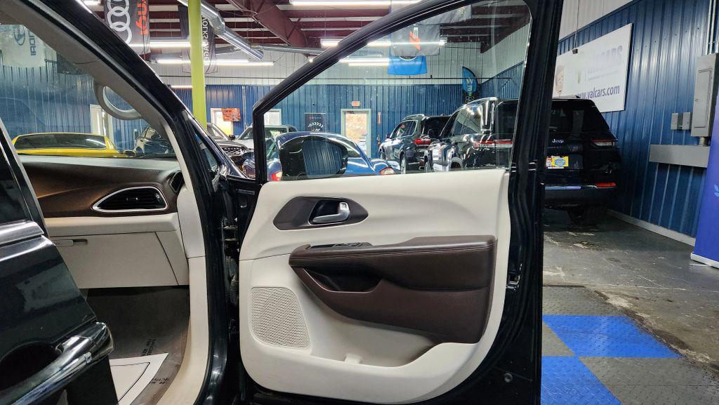 used 2018 Chrysler Pacifica car, priced at $9,938