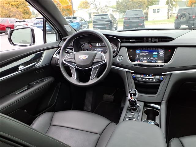used 2025 Cadillac XT5 car, priced at $45,399