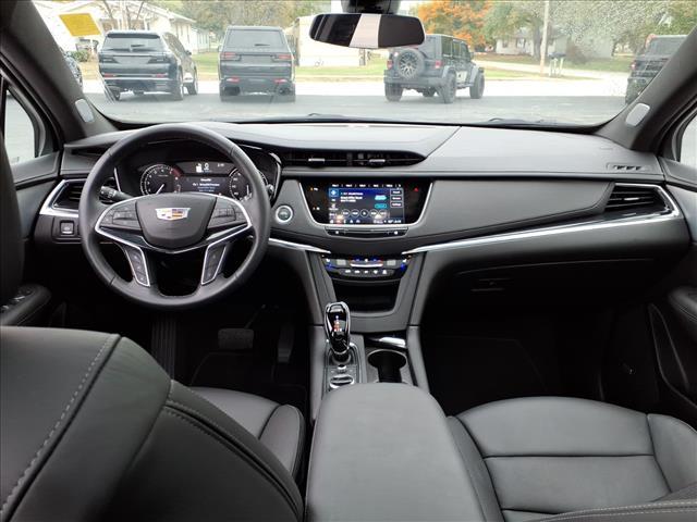 used 2025 Cadillac XT5 car, priced at $45,399
