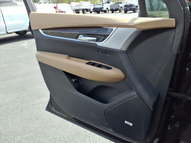 used 2025 Cadillac XT6 car, priced at $61,995