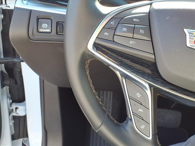 used 2025 Cadillac XT5 car, priced at $44,995