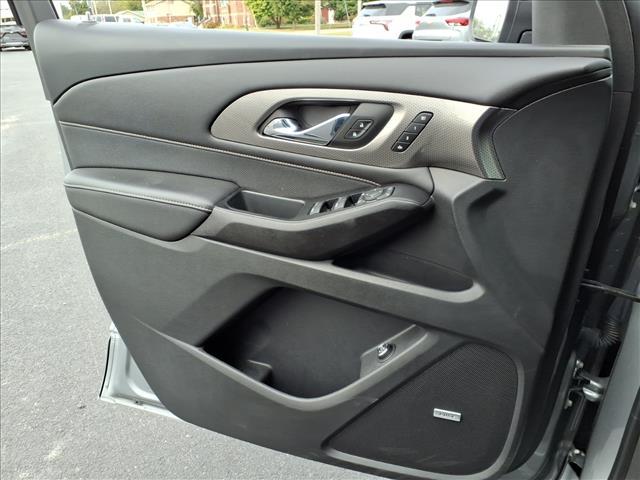 used 2023 Chevrolet Traverse car, priced at $33,995