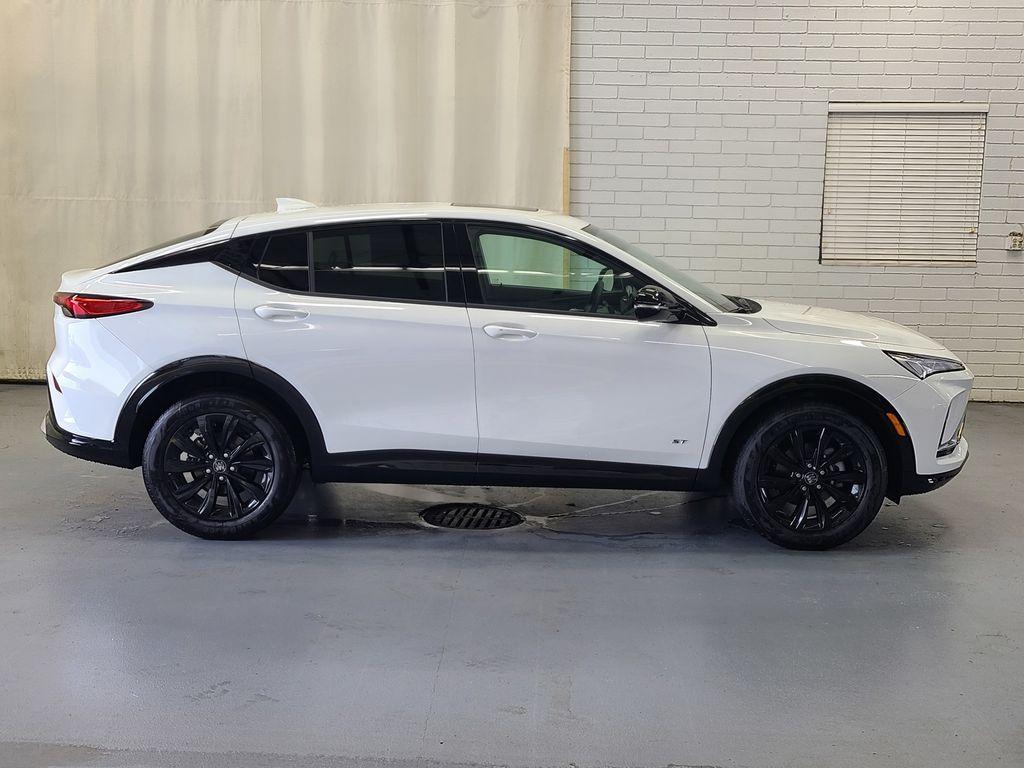 new 2025 Buick Envista car, priced at $27,125