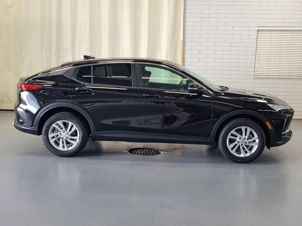 new 2025 Buick Envista car, priced at $25,179